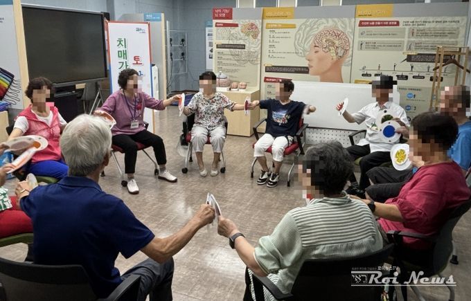 평택시 송탄치매안심센터, 치매가족 자조모임 ‘토닥토닥’ 및 힐링프로그램 운영