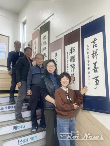 수원시 영통구 매탄1동, '계단에서 피어난 예술' 작은 갤러리 오픈