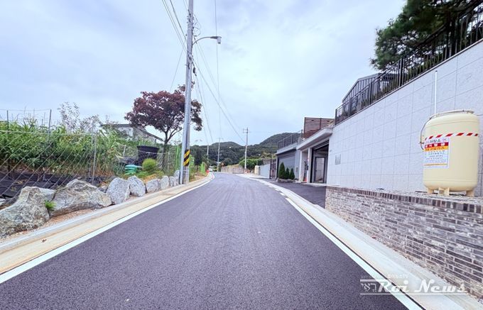 용인특례시는 평창마을회관 버스정류장~평창리 173-1번지를 잇는 길이 515m, 폭 6m의 도로를 준공했다
