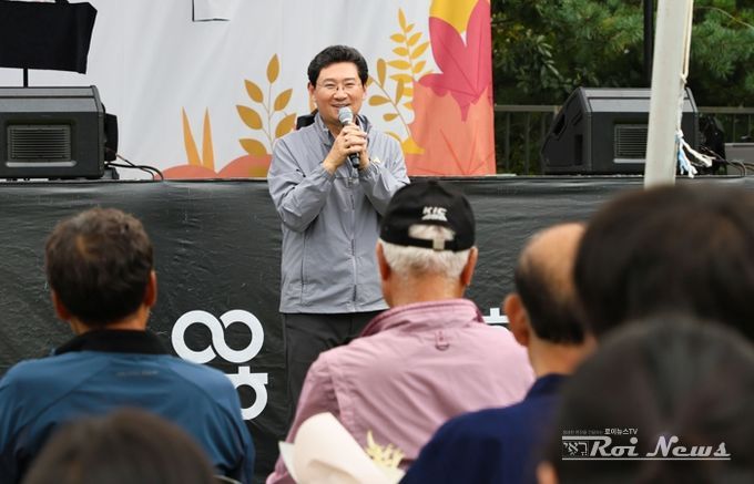 20일 마북동행정복지센터에서 이상일 시장이 축사를 하고 있다