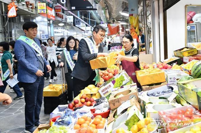 수원특례시 영통구, 추석 맞이 구매탄시장 장보기・물가안정 캠페인 실시