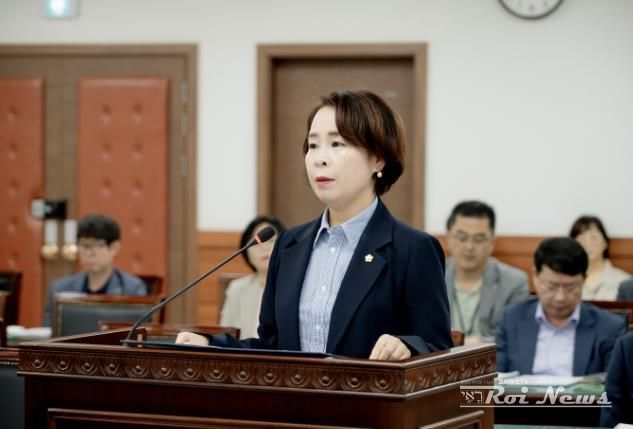 남양주시의회 314회 임시회 자치행정위원회에서 정현미 의원이 ‘행사예산 공개 조례’ 제안설명을 하고 있다.