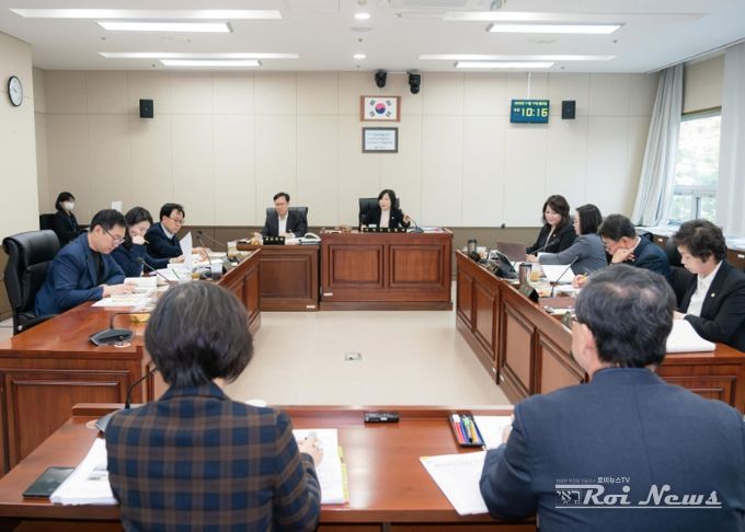 용인특례시의회 경제환경위원회, 행정사무감사 1일차